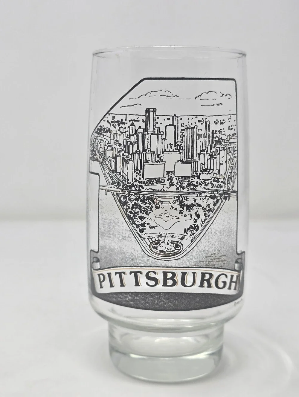 Vintage 1985 Pittsburgh Skyline #1 Collector Glass